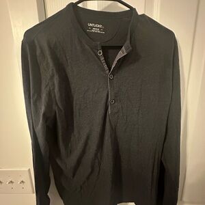 UNTUCKit Men's Grey Henley Shirt